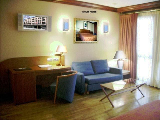Hotel Amadeus Valladolid Room photo