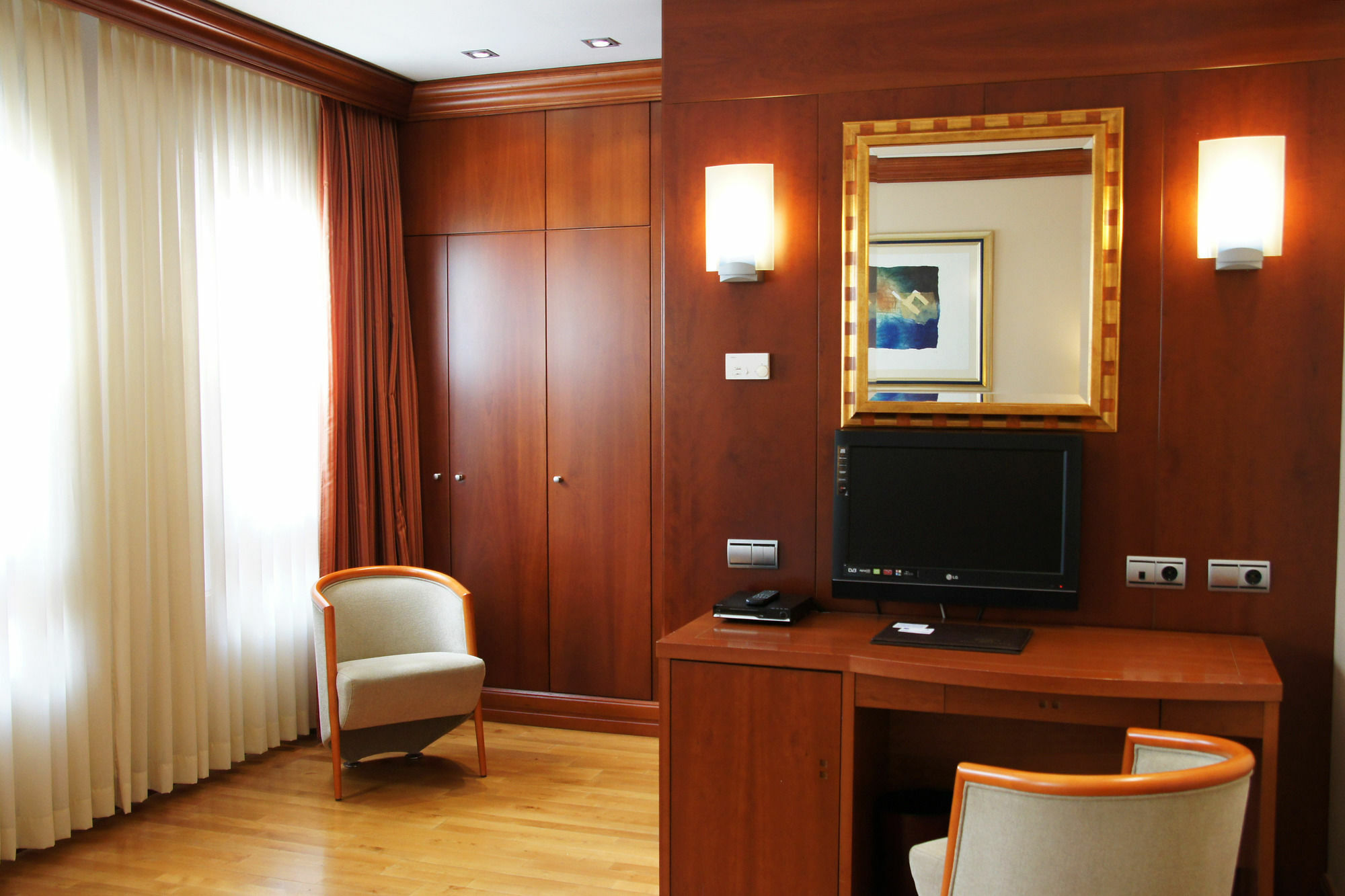 Hotel Amadeus Valladolid Exterior photo